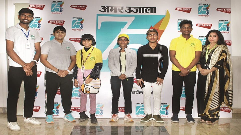 Members of Nine is Mine reached Amar Ujala office