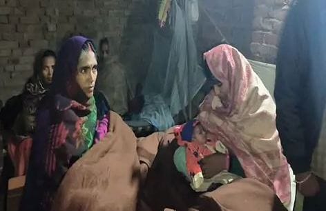 youth cut his life from train in azamagrh wife said he was upset due to daughter birth