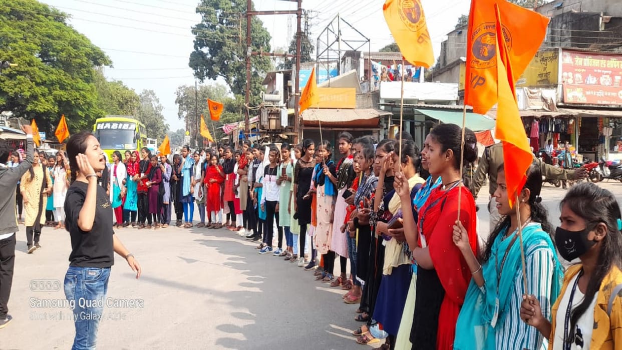 bhanupratappur by-election: protest against student rape by nsui leader