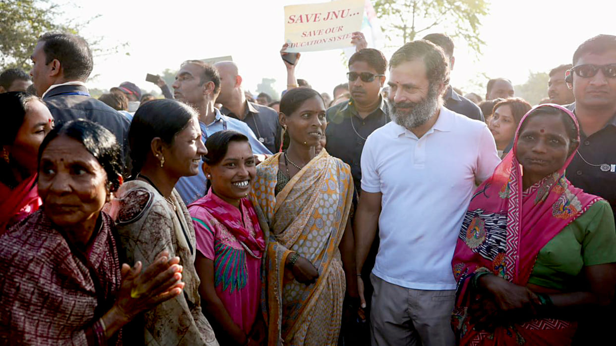 Congress MP Rahul Gandhi pays tribute to former Prime Minister Indira Gandhi during Bharat Jodo Yatra Updates