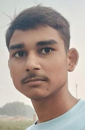 Hardoi, Student's body found hanging in pepper plant