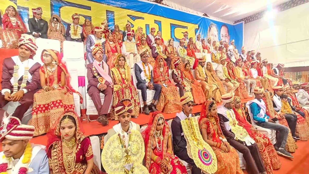 Farrukhabad: 84 couples got married under a pavilion