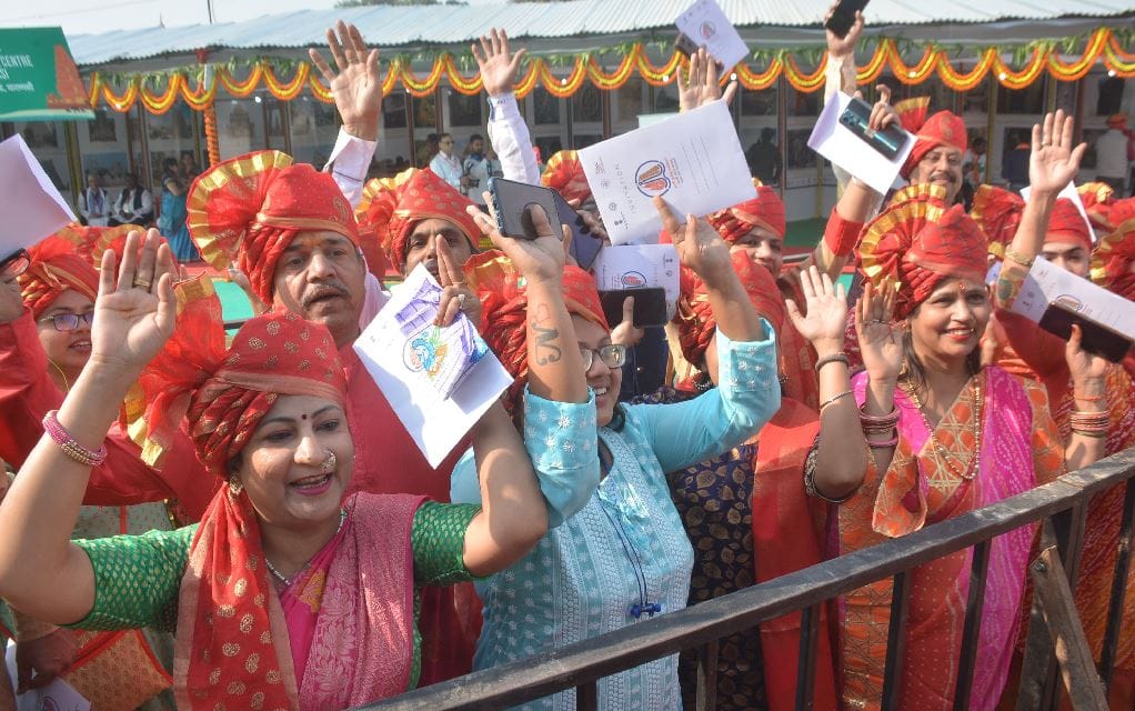 Kashi Tamil Sangamam PM Modi arrived in Anna look see glimpses of event in pictures