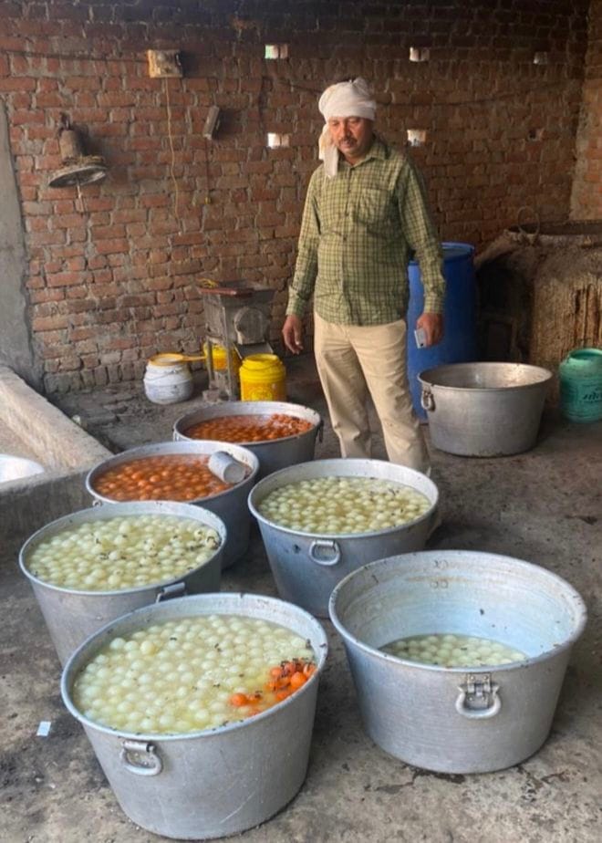 Food department caught fake rasgulla making factory