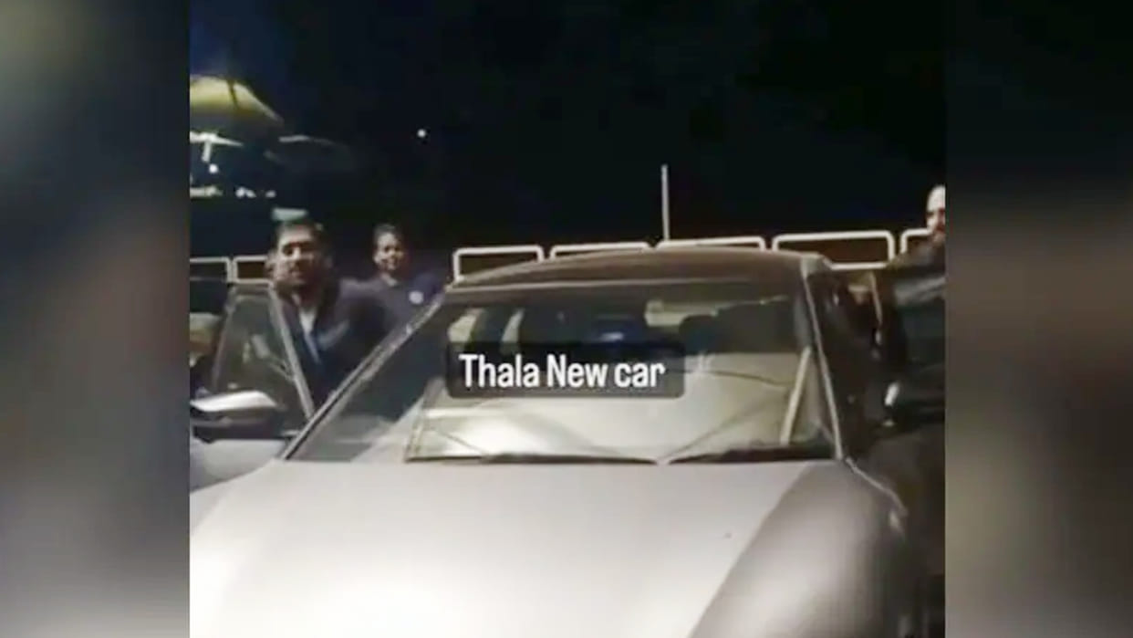 MS Dhoni's New SUV: Ruturaj Gaikwad and Kedar Jadhav Ride In Kia Electric Car See Video