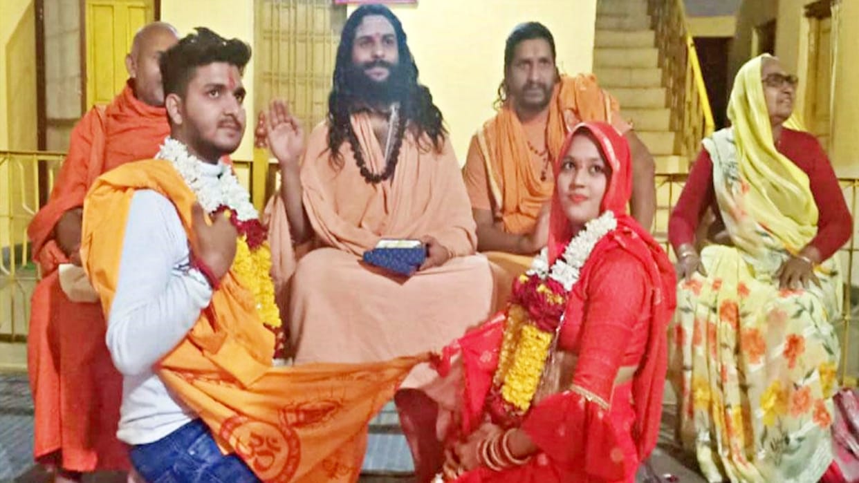 Nazneen bano became hindu nancy goswami marriage with deepak in temple in mandsaur