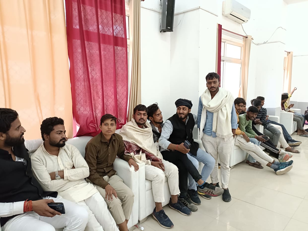 Administration postponed student union elections, student leaders protested