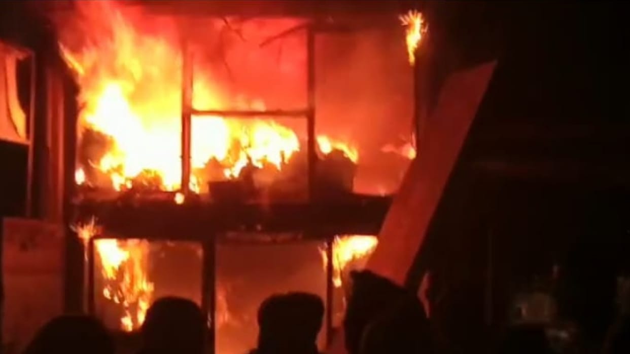 Fire in a building in Jankalyan Nagar, Malad Mumbai, know updates