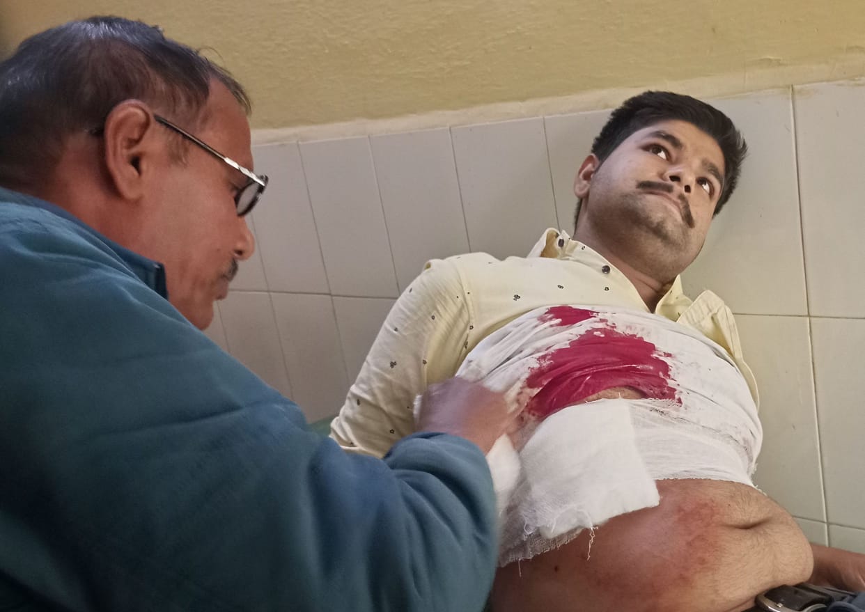 Kanpur Dehat: A young man was shot in a house dispute, the house ransacked, the family members clashed with the police