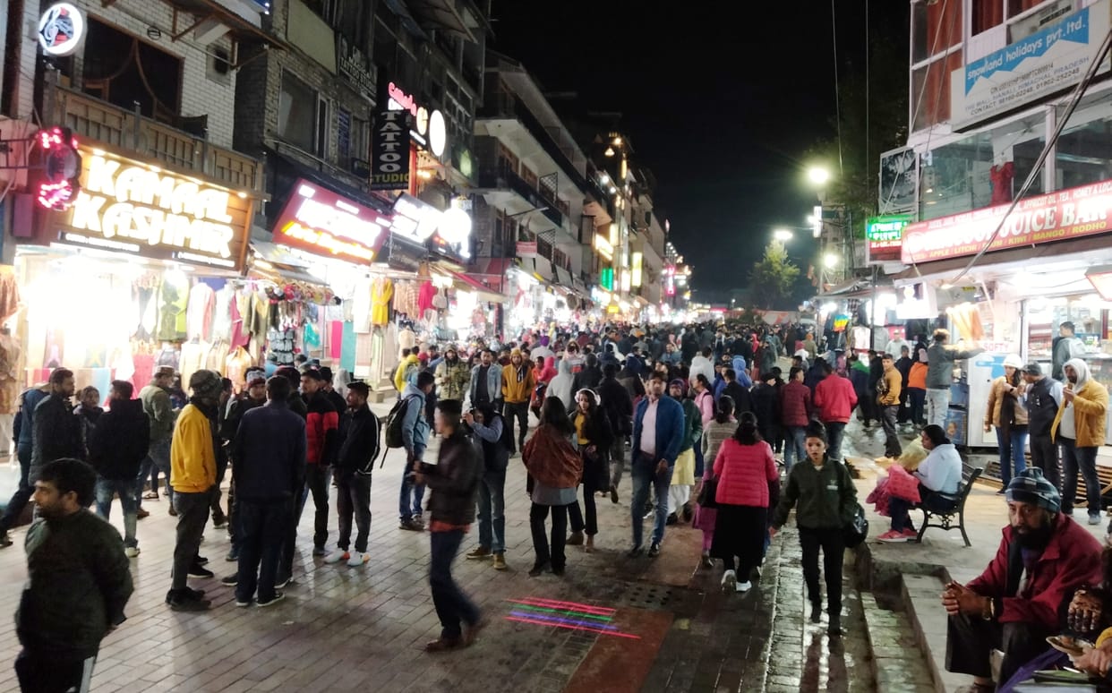 Winter season gained momentum, tourists increased in weekends