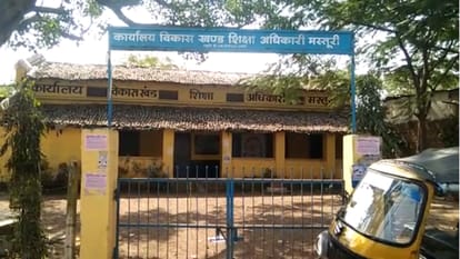 chhattisgarh teacher comes to school after drinking alcohol