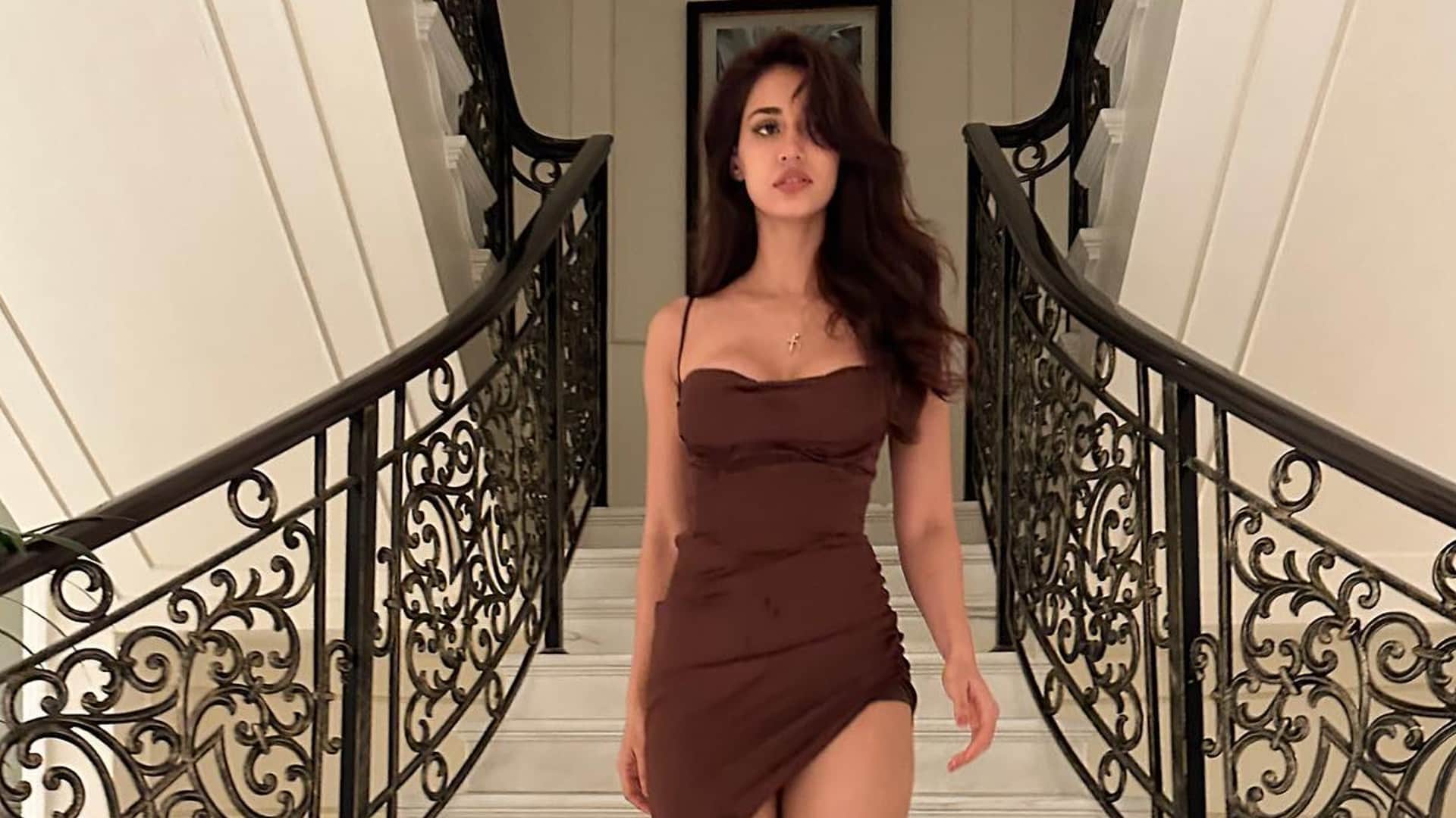 disha patani go dinner outing with friends in off shoulder corset top with skirt in bold sizzling look