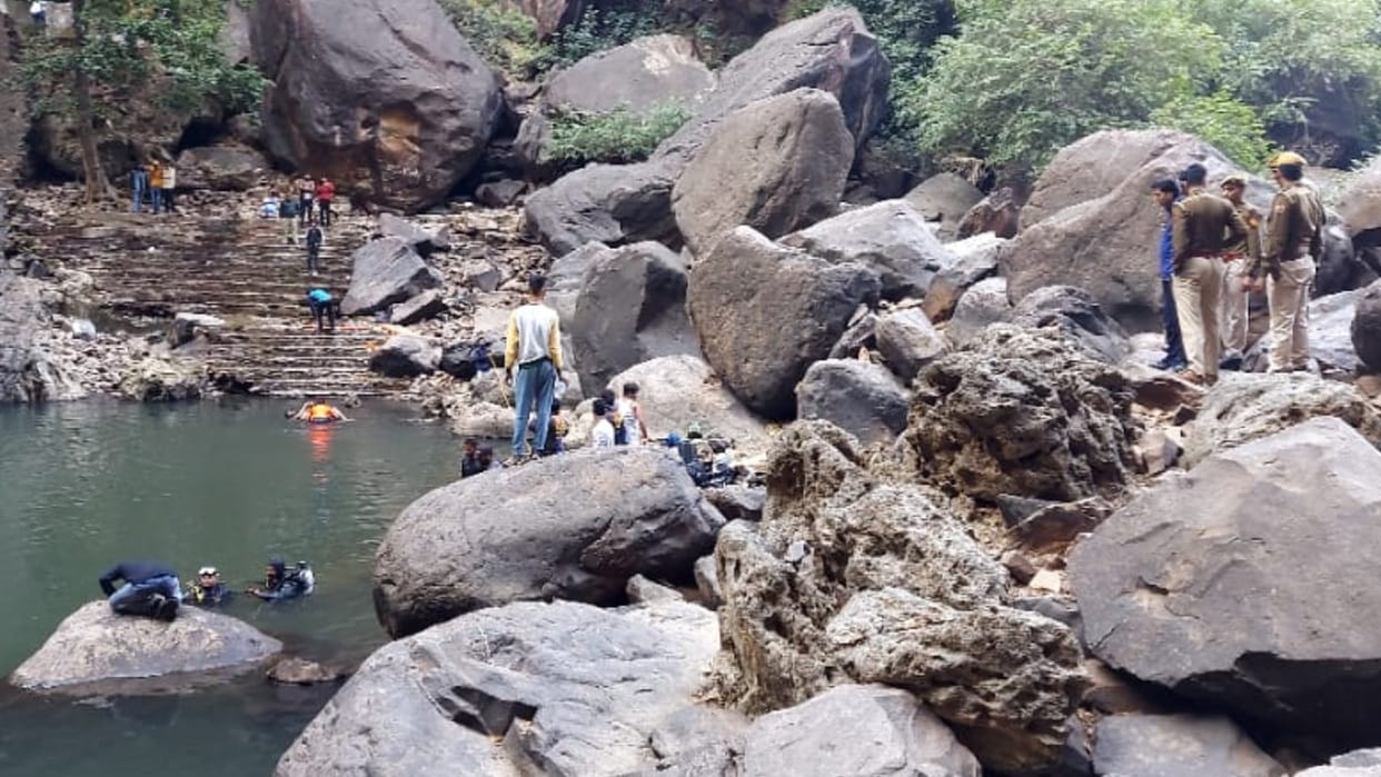 Two students drowned in Kota Geparnath Mahadev Kund