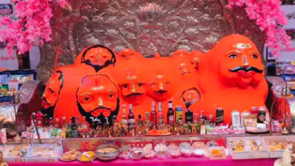 60 types of liquor, opium-ganja in Mahabhog of Bhairav of Ujjain