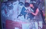 बहालगढ़ में दीपालपुर रोड स्थित दुकान से चोरी करते सीसीटीवी में दिख रहे संदिग्ध।