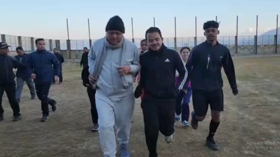 Uttarakhand News: CM pushkar singh dhami play badminton with youth during morning walk in Almora