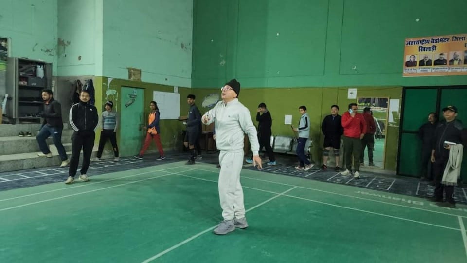 Uttarakhand News: CM pushkar singh dhami play badminton with youth during morning walk in Almora