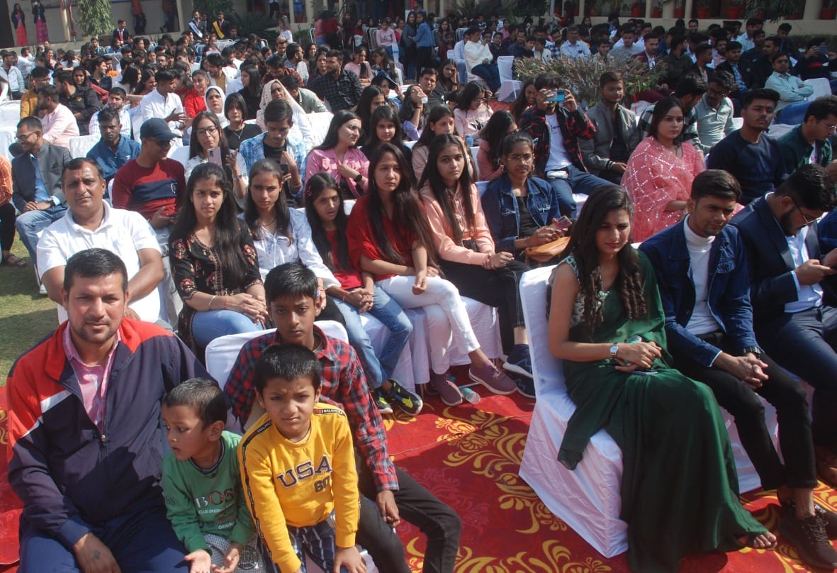 Fascinated by cultural programs, there was a lot of applause