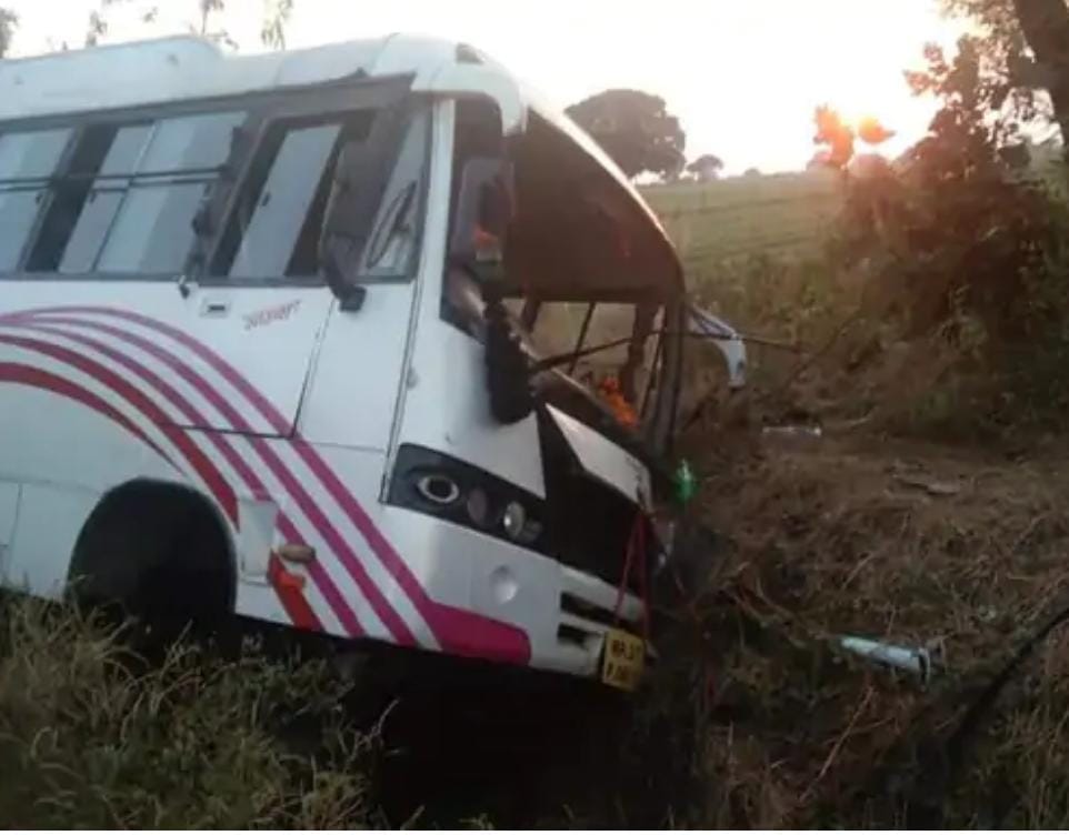 Over 10 injured as passenger bus overturns in Sehore
