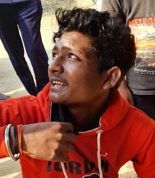 Miscreants ran away after snatching mangalsutra, people caught one