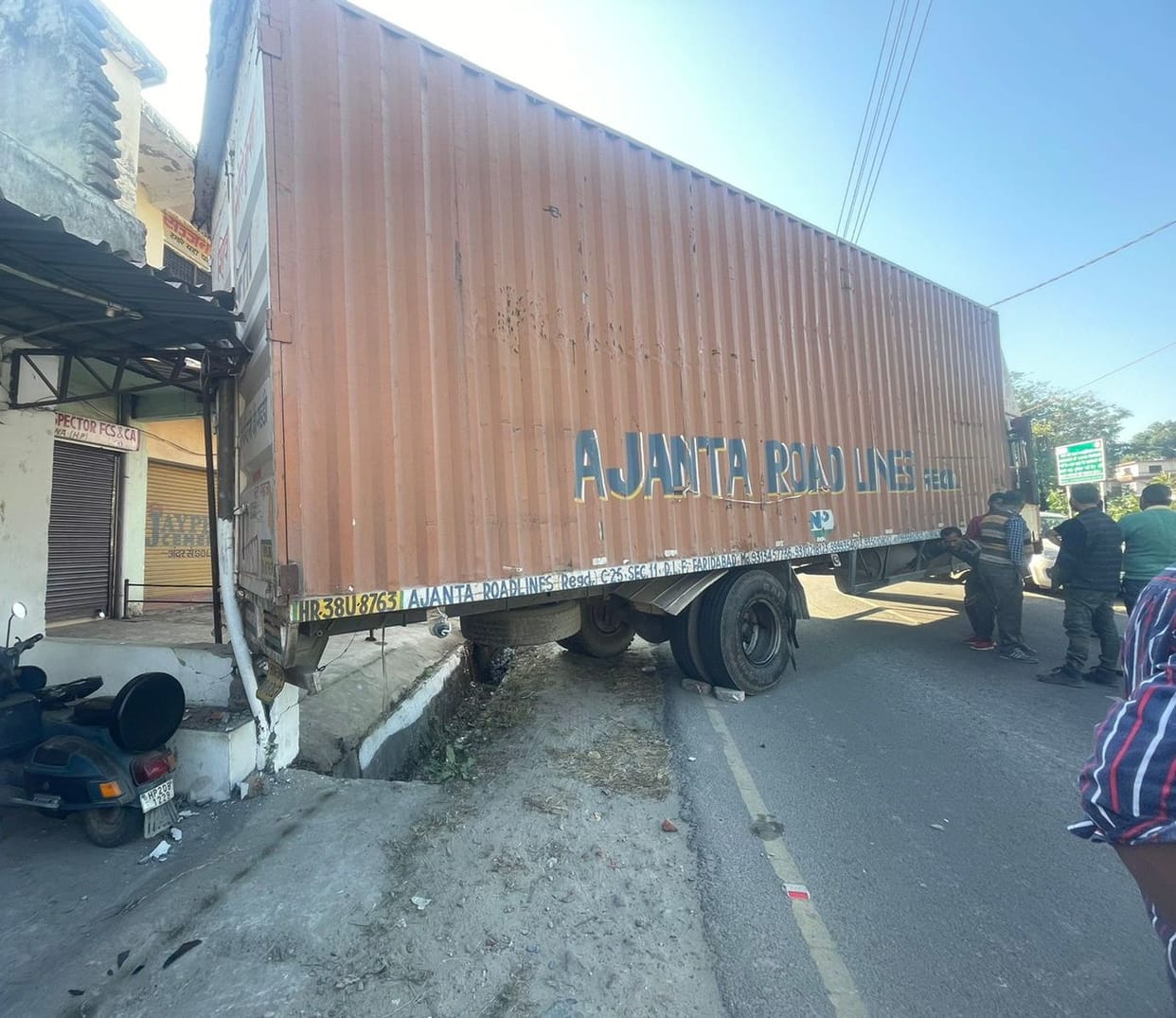 Truck break failed on Gagret Hosiyarpur  Road