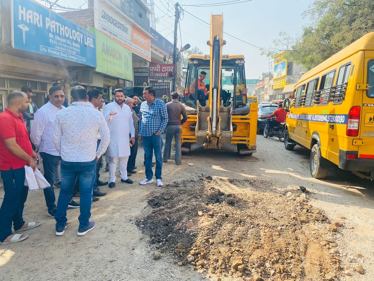 Road will be built from Gohana Road Railway Overbridge to Geeta Bhawan Chowk, route diverted for 20 days