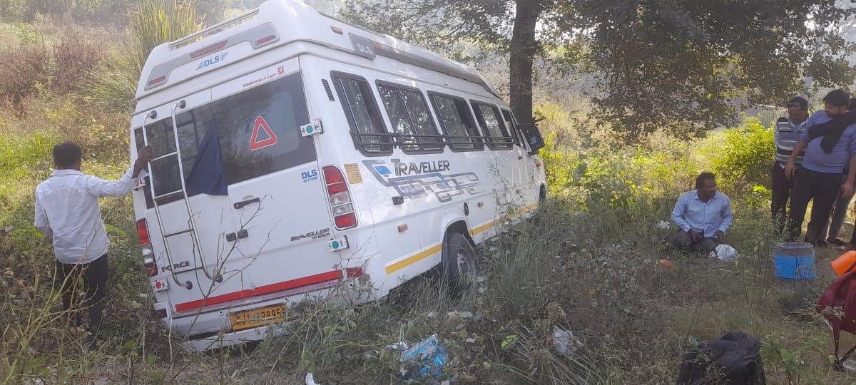 Tourist bus collides with tree after driver fell asleep
