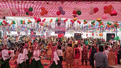 सोनीपत में कार्यक्रम में पहुंचे लोग।