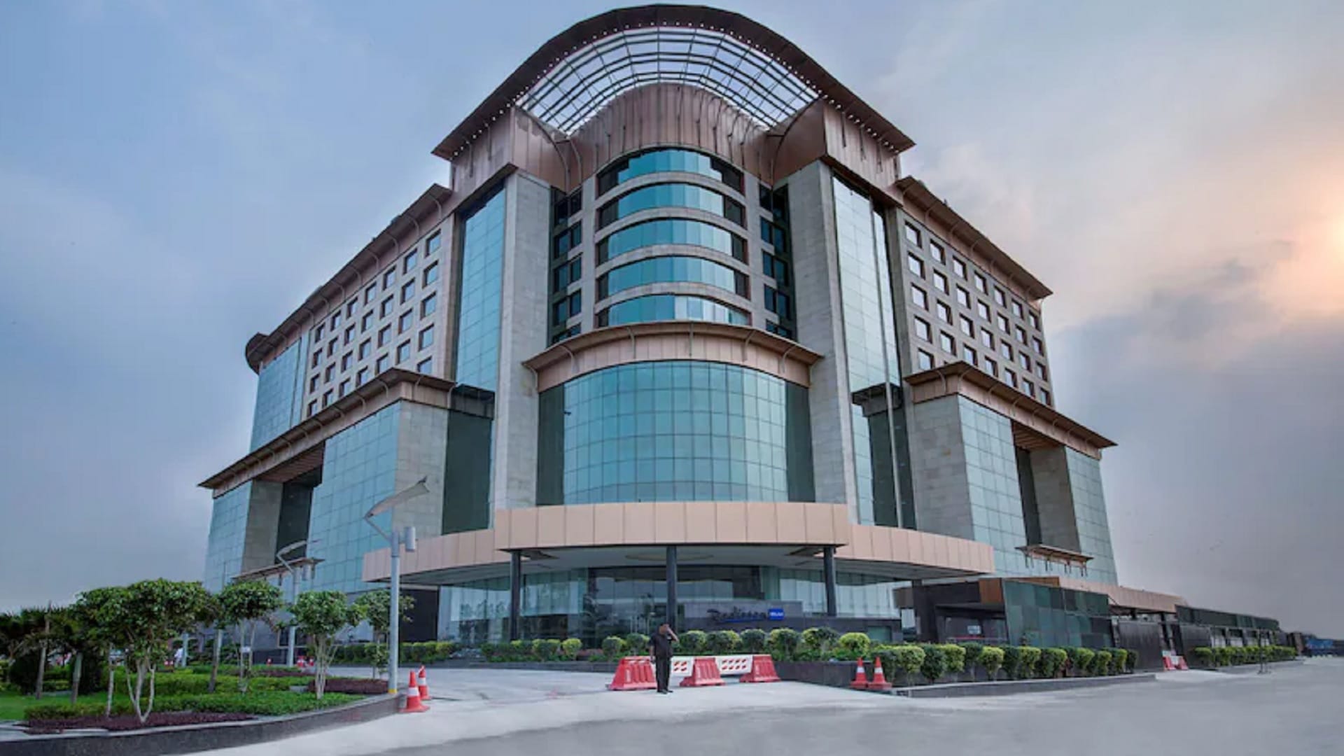 Radisson Blu Owner Suicide Case Amit Jain had left with his brother in the morning, what happened after that