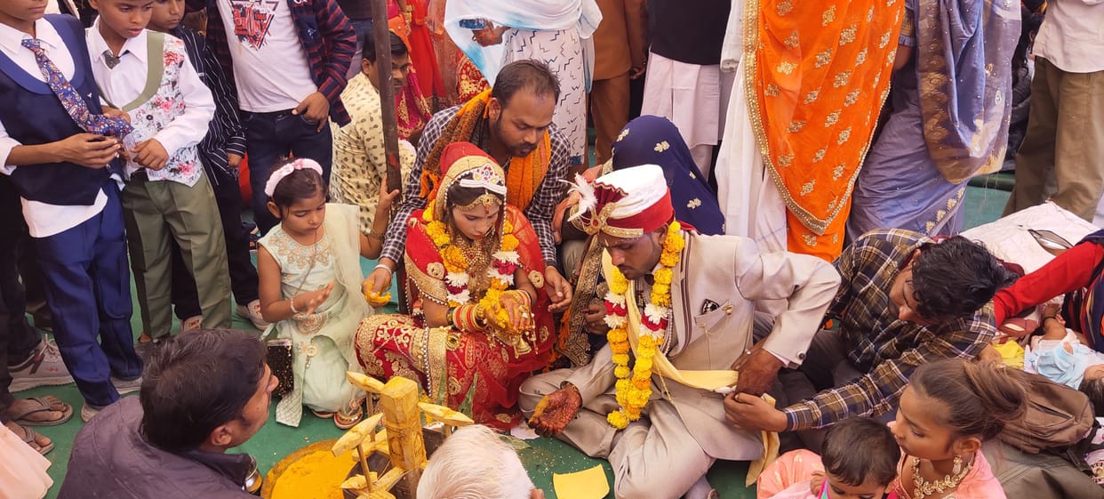 Jalaun: In mass marriage, 11 couples of Sarva Samaj tied the knot