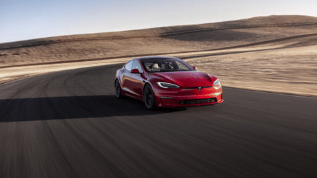 Tesla recalls more then 300,000 cars after taillight problem