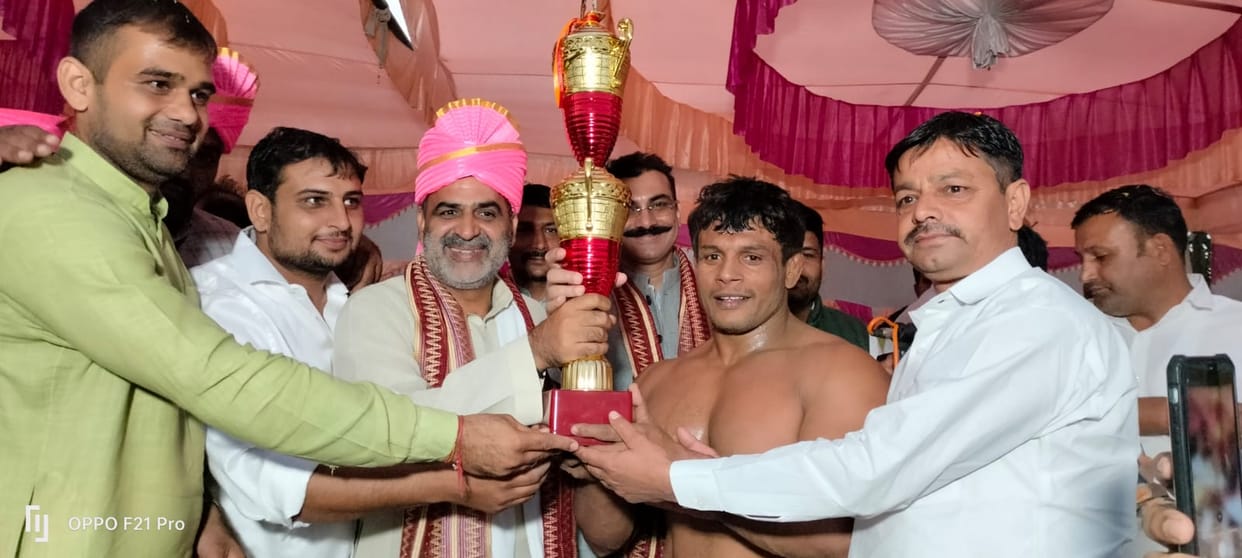 Wrestling between Hind Kesari Monu and Sanjay Gurjar ended in a draw
