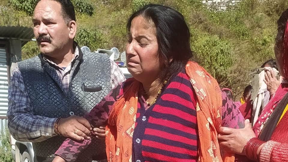 Uttarakhand Chamoli News: Four Missing Minor boys Drown into river parents crying badly