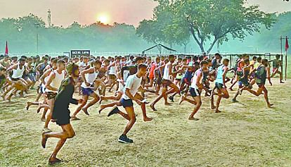 अग्निवीर 2023: चार दिसंबर से शुरू हो रही 12 जिलों के अभ्यर्थियों की भर्ती प्रक्रिया, देखें जिलेवार कार्यक्रम Agniveer 2023 Recruitment process of candidates from 12 districts starting from 4 December in agra