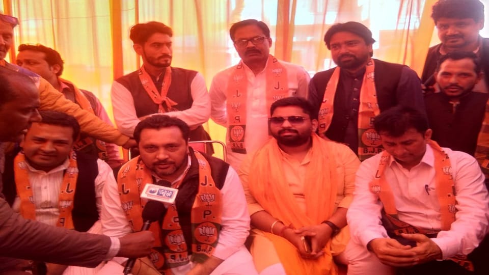 An RSS leader helped Sanu join the BJP