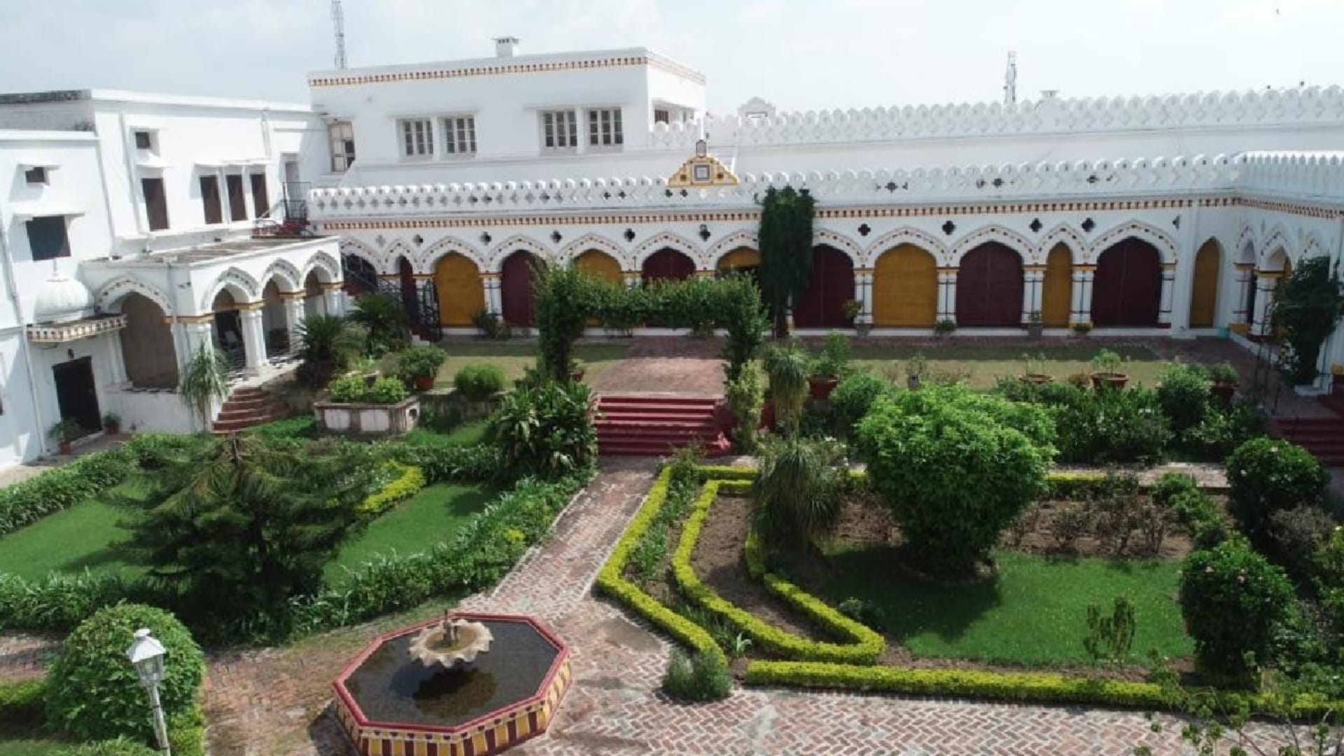 BIJNOR ld palace to become heritage hotels soon, administration is contacting companies like Taj Group