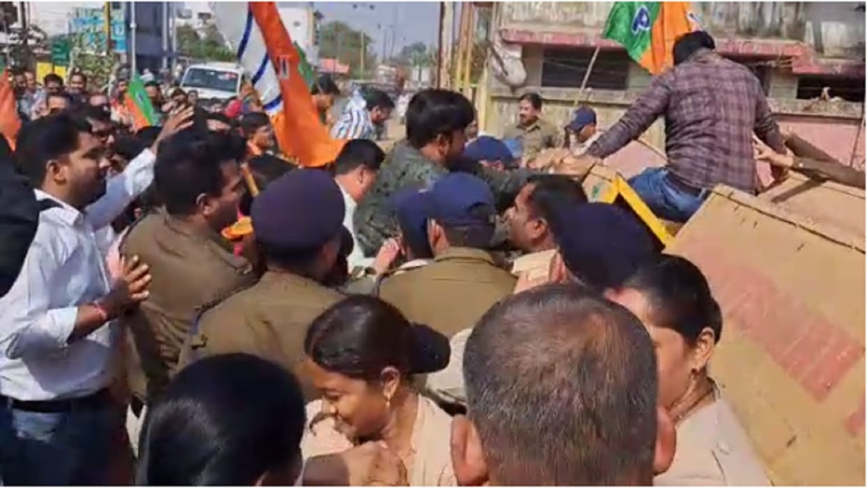 chhattisgarh bjp protested irregularities in electricity bill in rajnandgaon