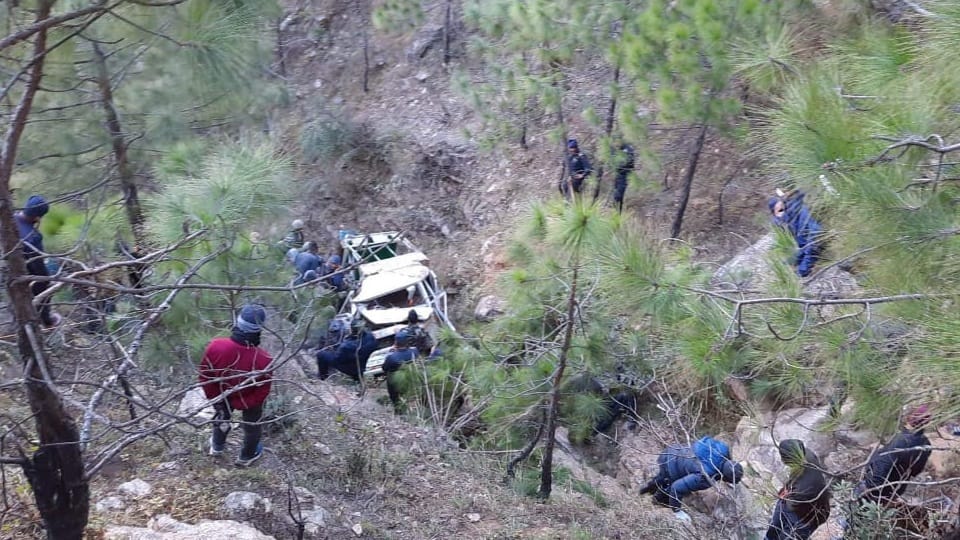 Uttarakhand Pithoragarh Accident News: Vehicle fell into ditch in Baitadi four soldiers of Nepal Police died,