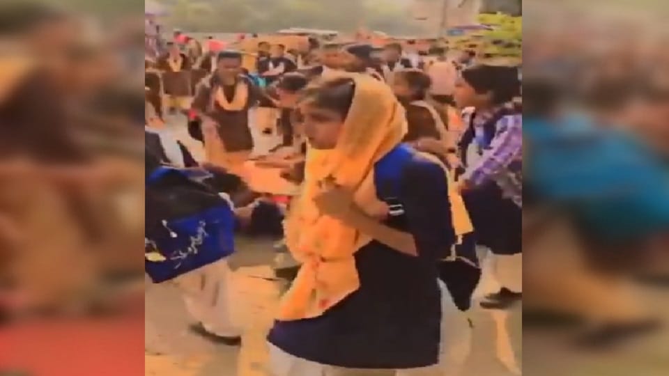 schoolgirls thrashed another girl student for touching her shoulder In Delhi s Nand Nagri