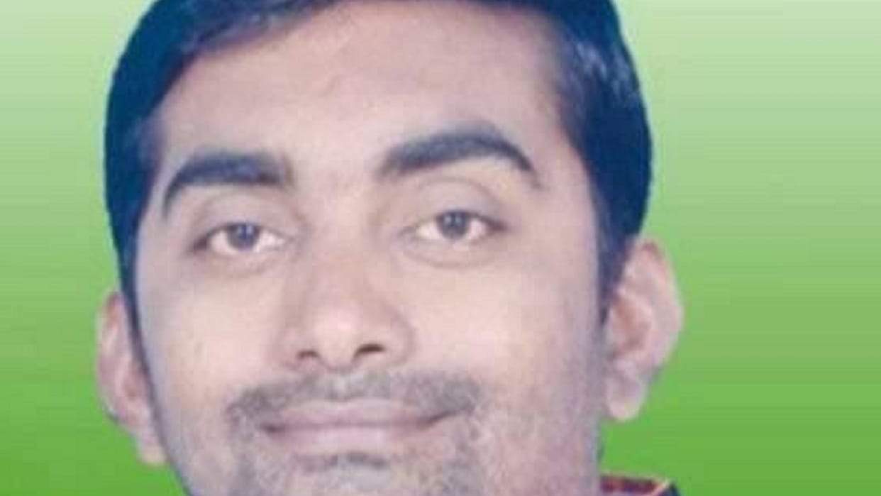 father-son beat bilaspur nagar nigam councilor due to delay work