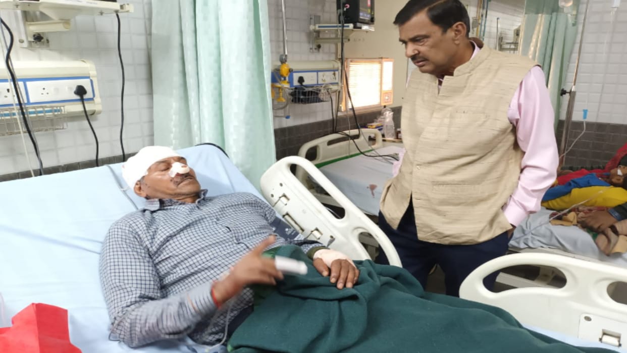 Meerut: Miscreant enters IIFSR, attacks guard with sharp weapon, injured