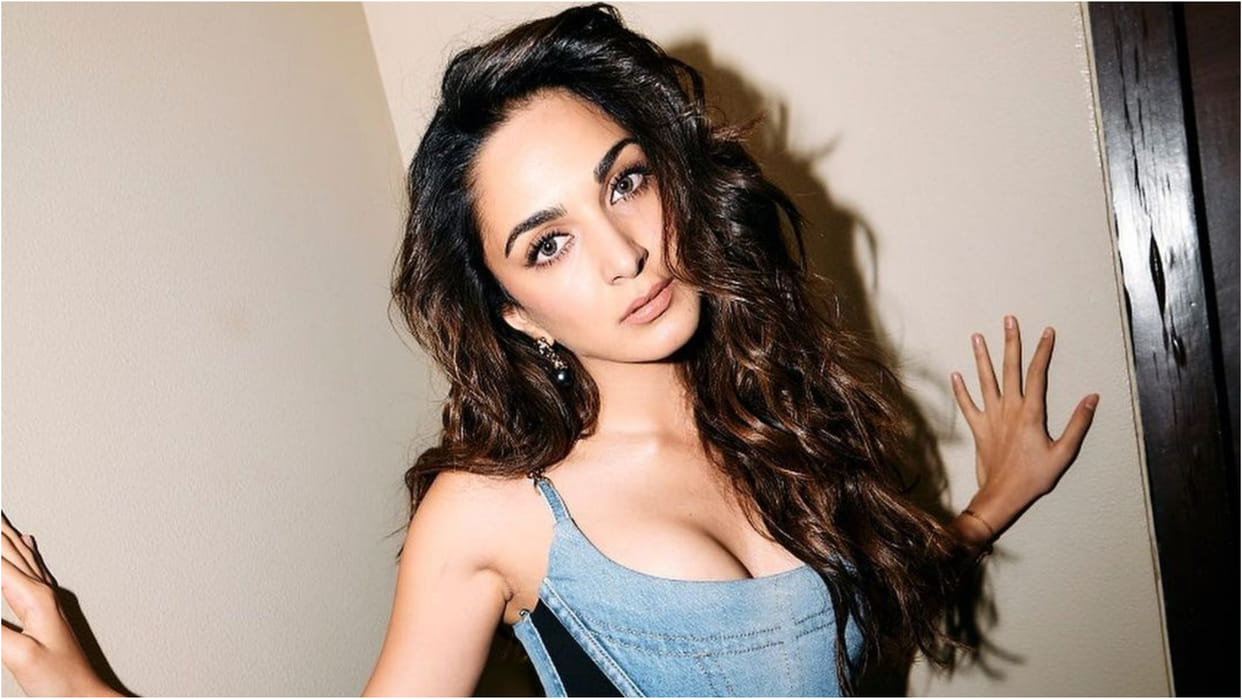 kiara advani sultry look in white high slit skirt with two button top for govinda mera naam promotion