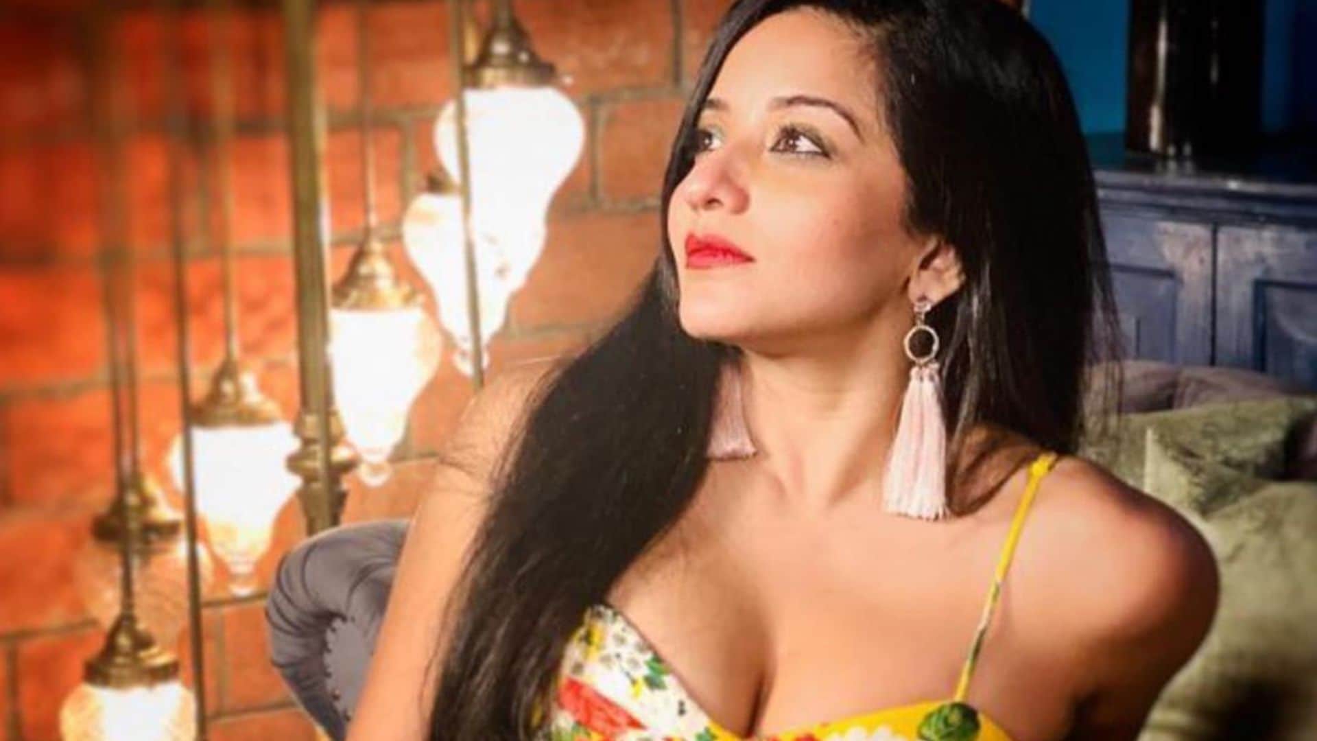 Happy Birthday Monalisa exclusive interview antara Biswas bigg boss 10 nach baliye 8 vikrant Bhojpuri actress