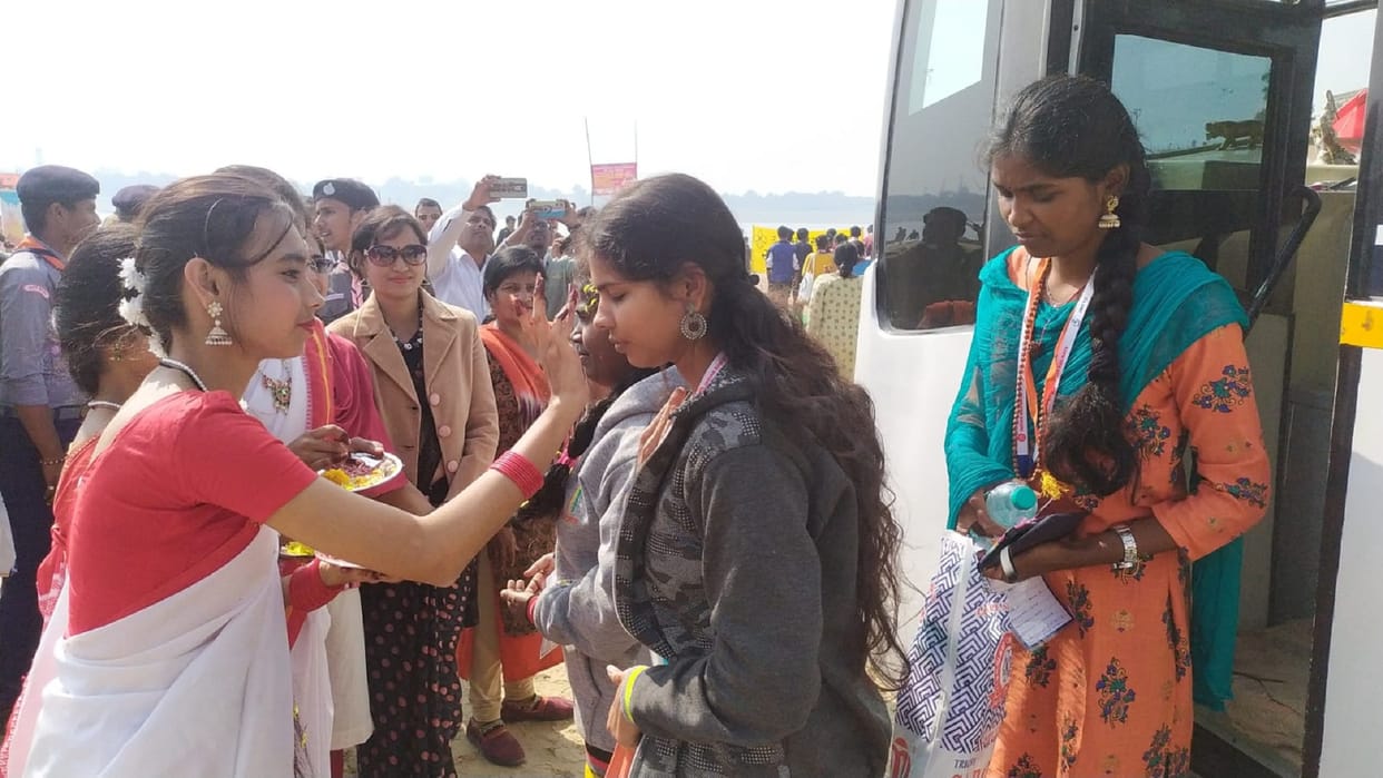 Representatives of Kashi Tamil Sangamam received a warm welcome at the Sangam beach