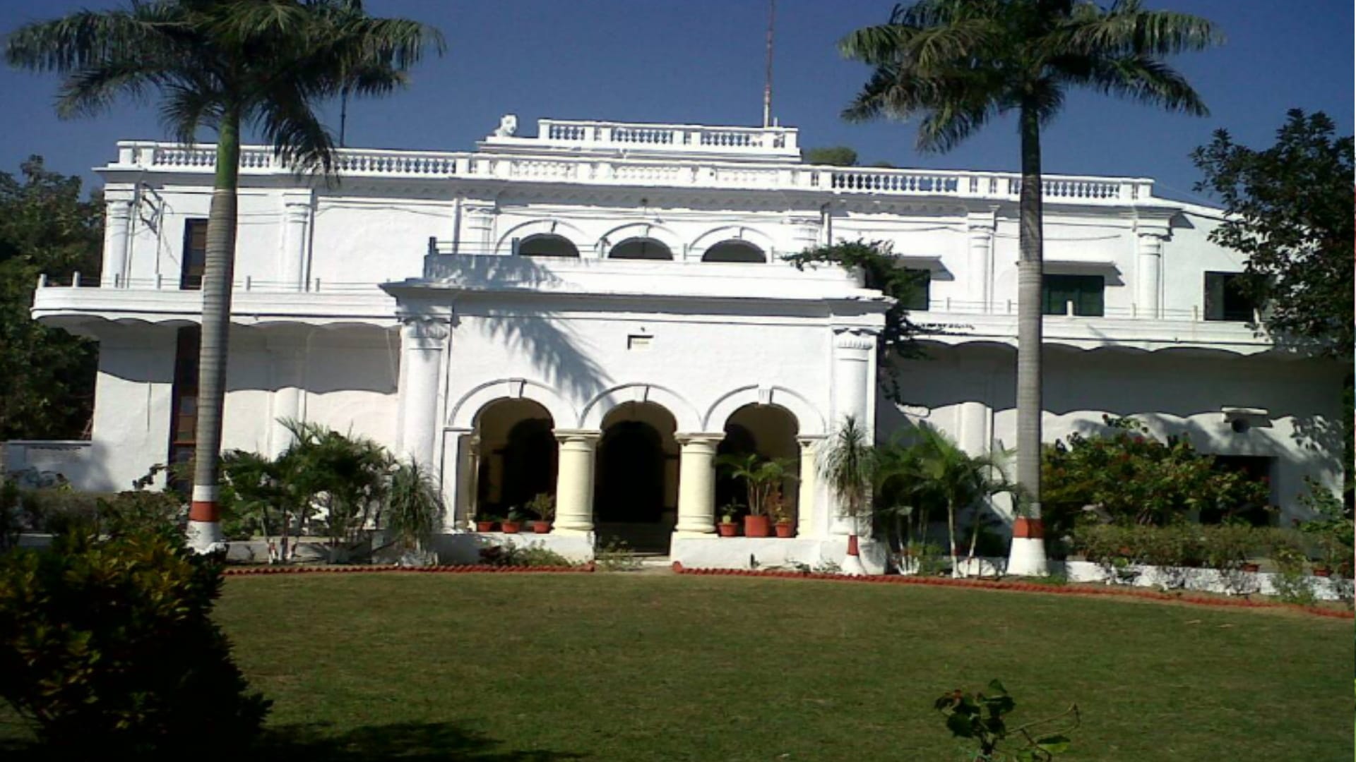 BIJNOR ld palace to become heritage hotels soon, administration is contacting companies like Taj Group