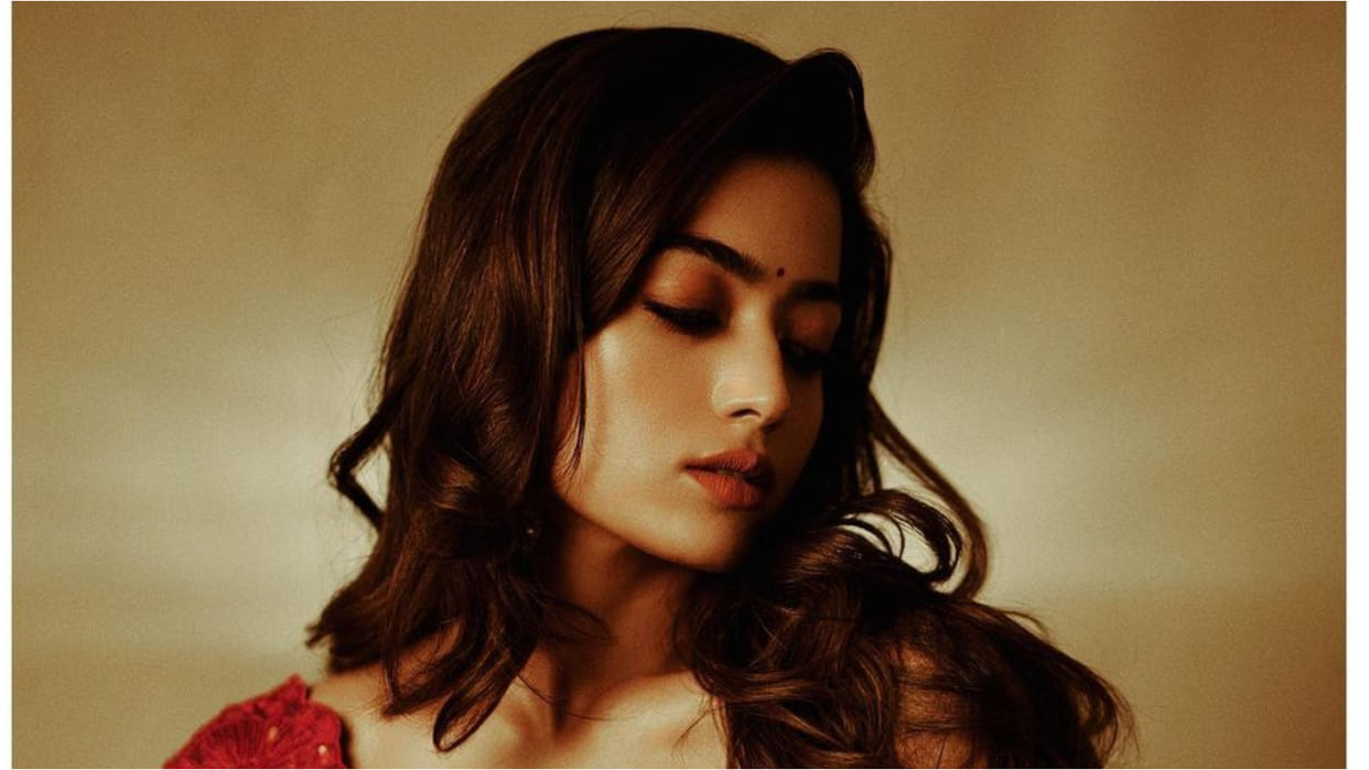 rashmika mandanna wear red lehenga in latest pics price can burn hole in your pocket