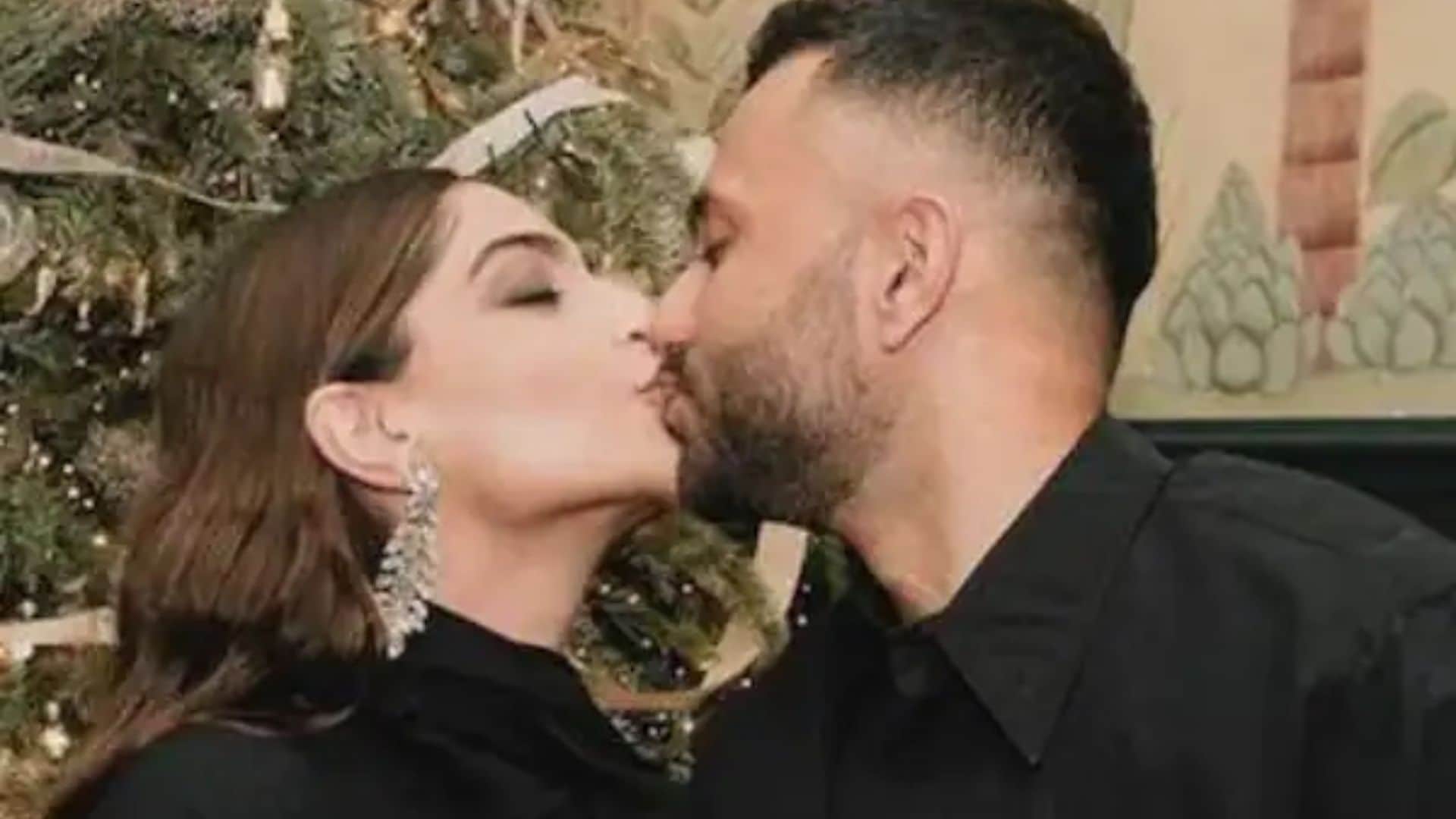 bollywood celebrities kissed publicly to their partner priyanka chopra ranveer singh shahid kapoor sonam