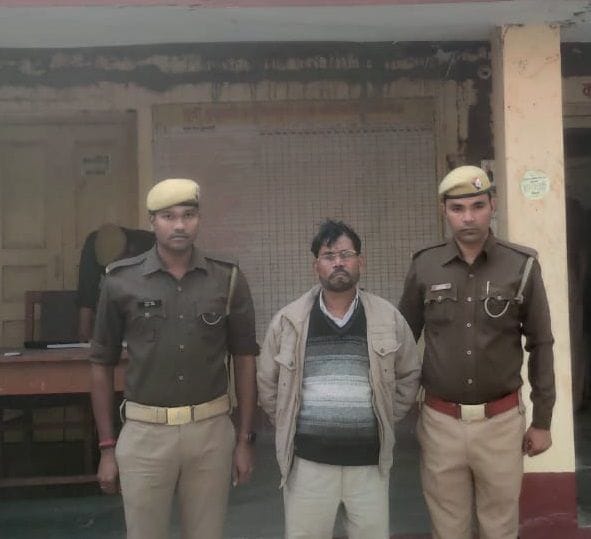 Smuggler arrested with heroin worth 50 lakhs