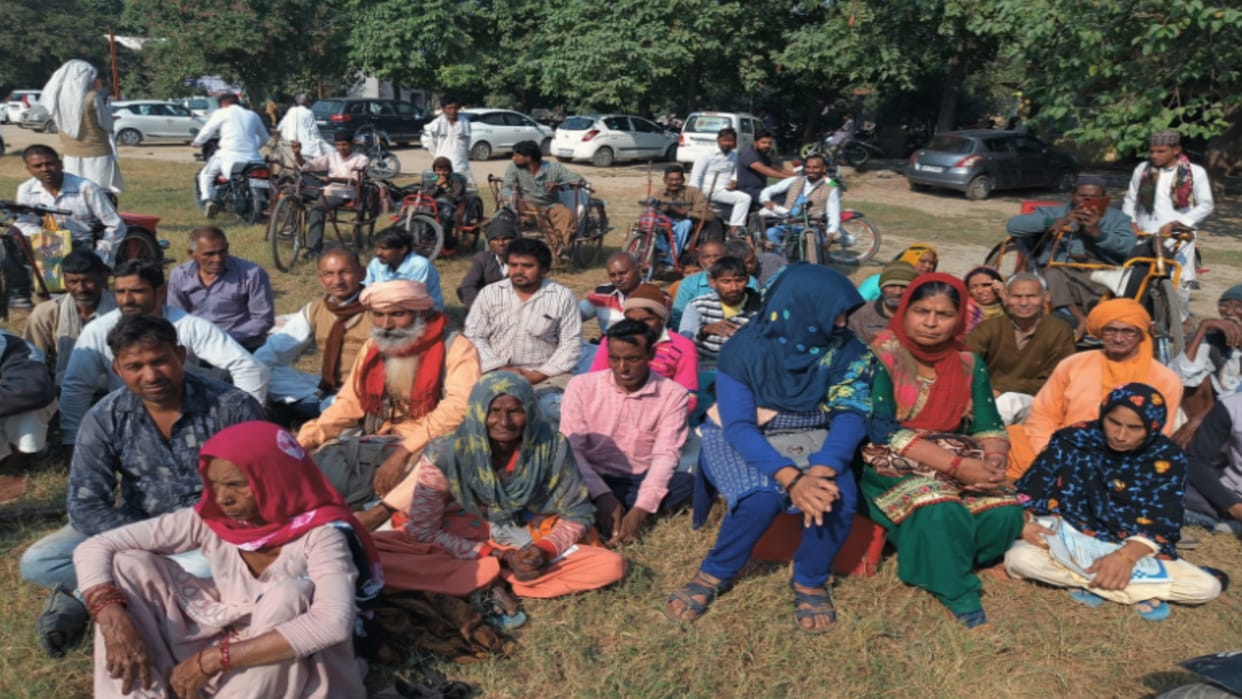 Baghpat: Divyangs protest in Tehsil regarding various demands