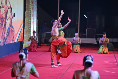 Kashi Tamil Sangamam team of handicraftsmen will reach Banaras tonight